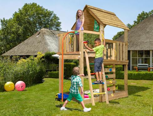 Jungle Cubby | Spielturm aus Holz mit Feuerwehrstange