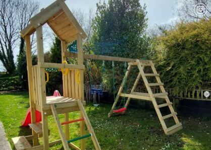 Jungle Gym Spieltürme mit Picknicktisch